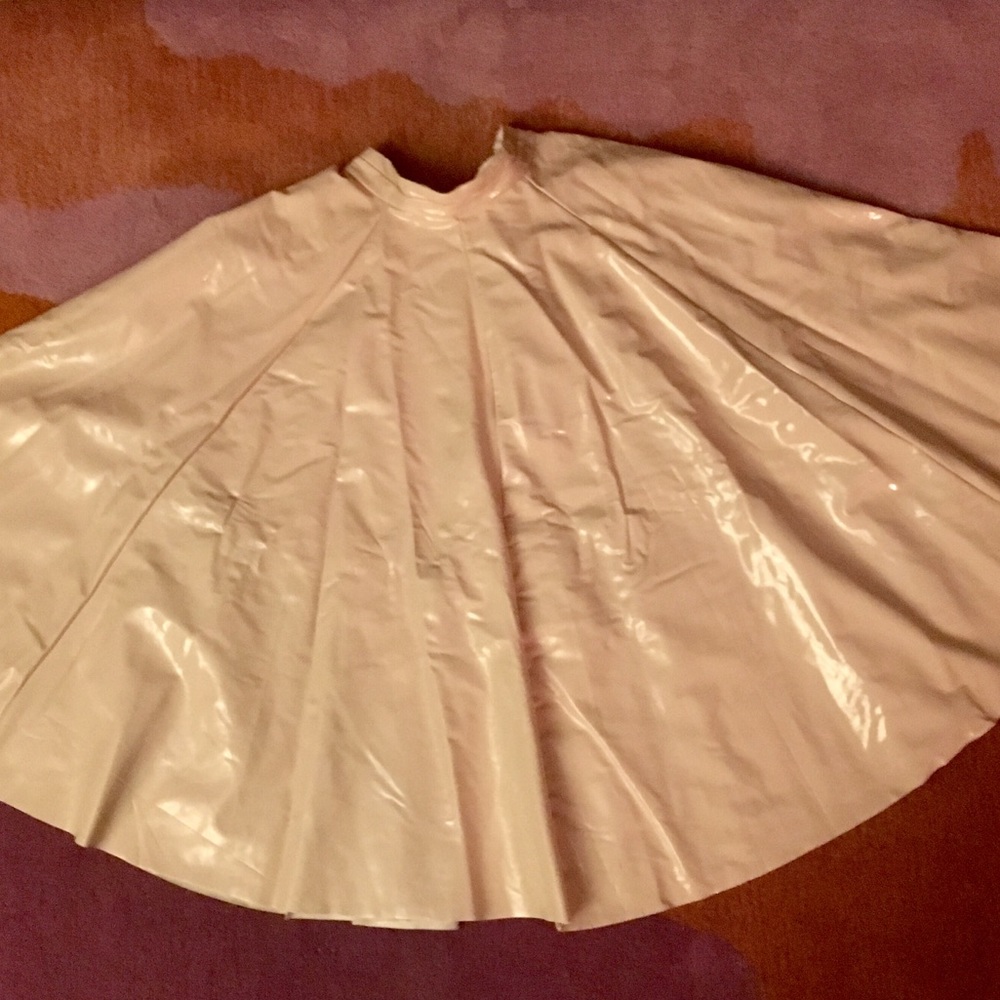 Blush midi skirt from H&M.